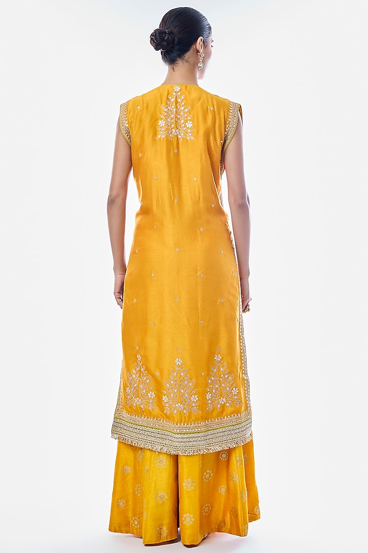Yellow Tussar Embroidered Jacket-Style Kurta Set by GOPI VAID at Pernia's Pop Up Shop