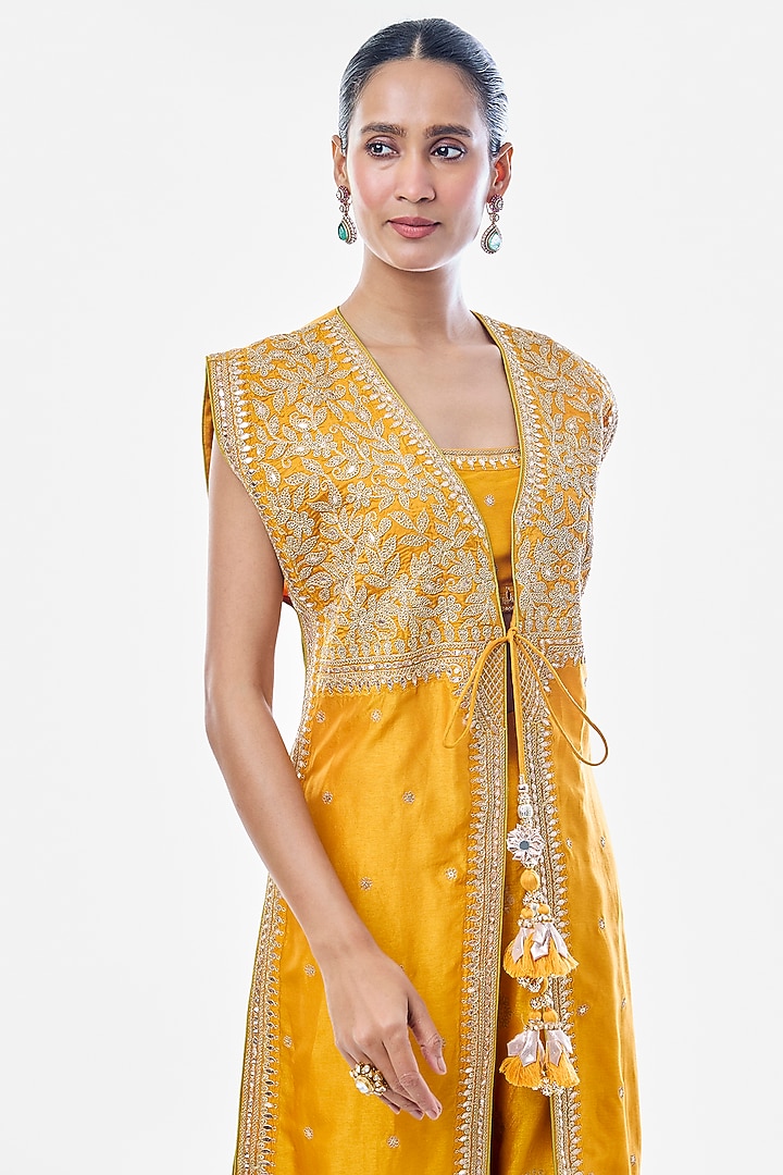 Yellow Tussar Embroidered Jacket-Style Kurta Set by GOPI VAID at Pernia's Pop Up Shop