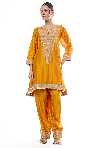 Yellow Tussar Embroidered Asymmetric Kurta Set by GOPI VAID