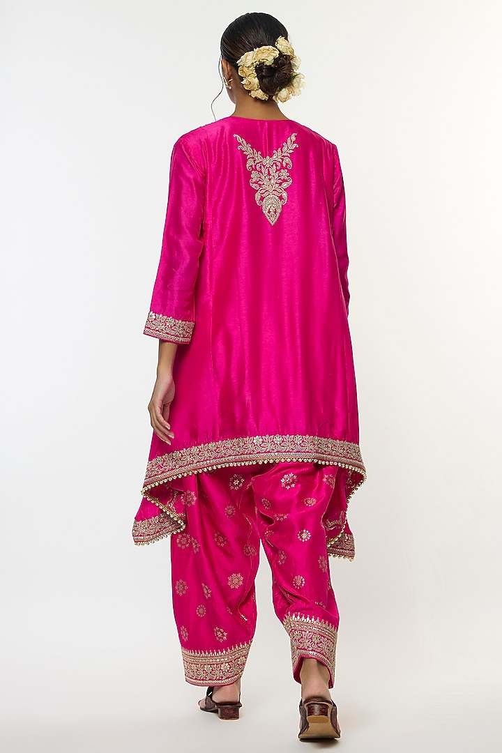 Pink Tussar Embroidered Asymmetrical Kurta Set by GOPI VAID at Pernia's Pop Up Shop