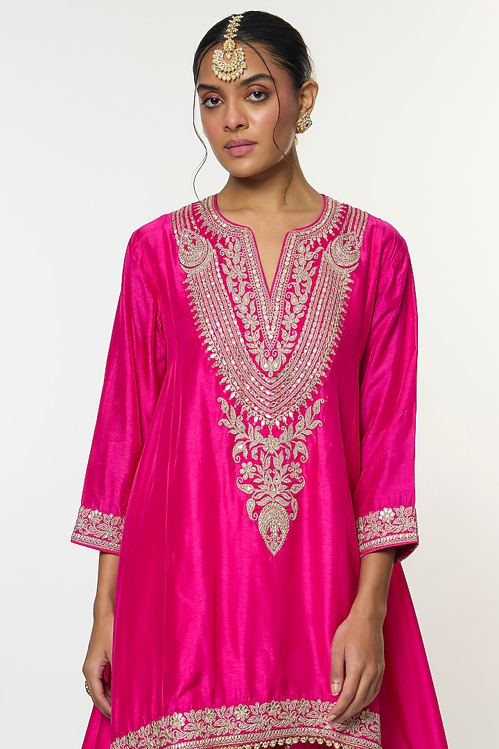 Pink Tussar Embroidered Asymmetrical Kurta Set by GOPI VAID at Pernia's Pop Up Shop