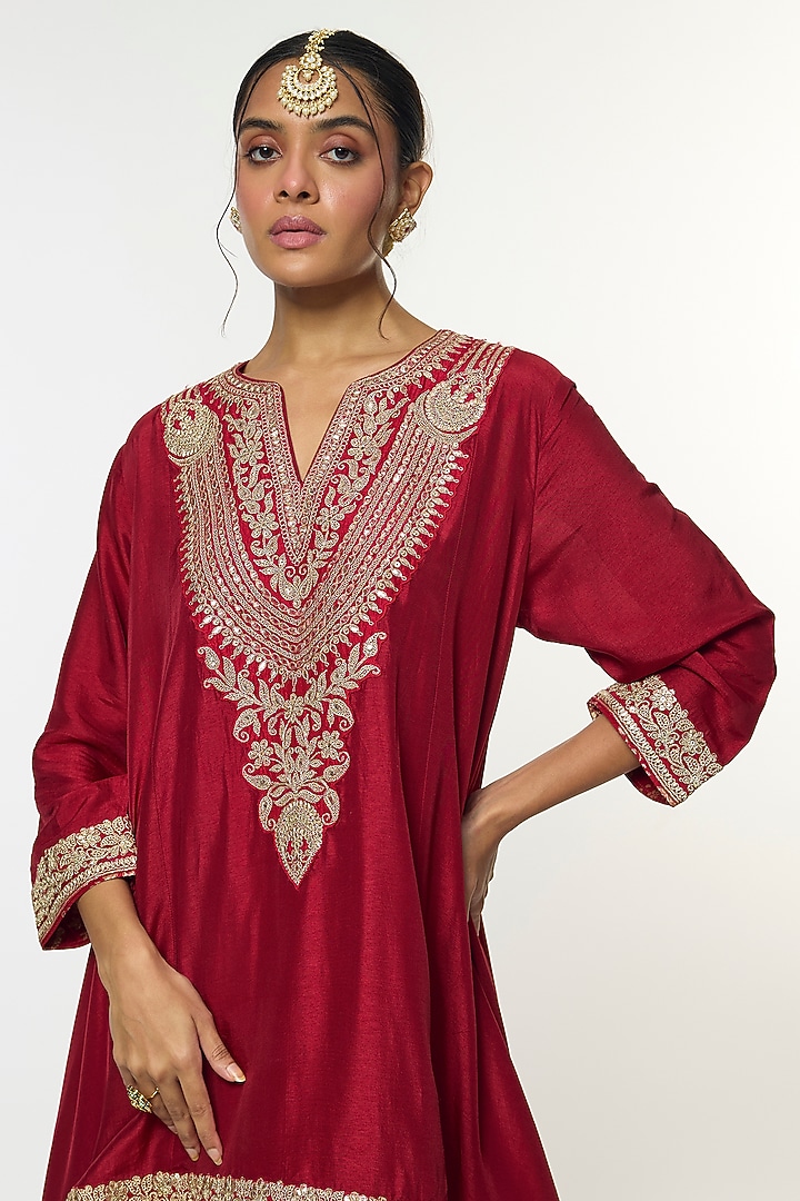 Red Tussar Embroidered Asymmetrical Kurta Set by GOPI VAID at Pernia's Pop Up Shop