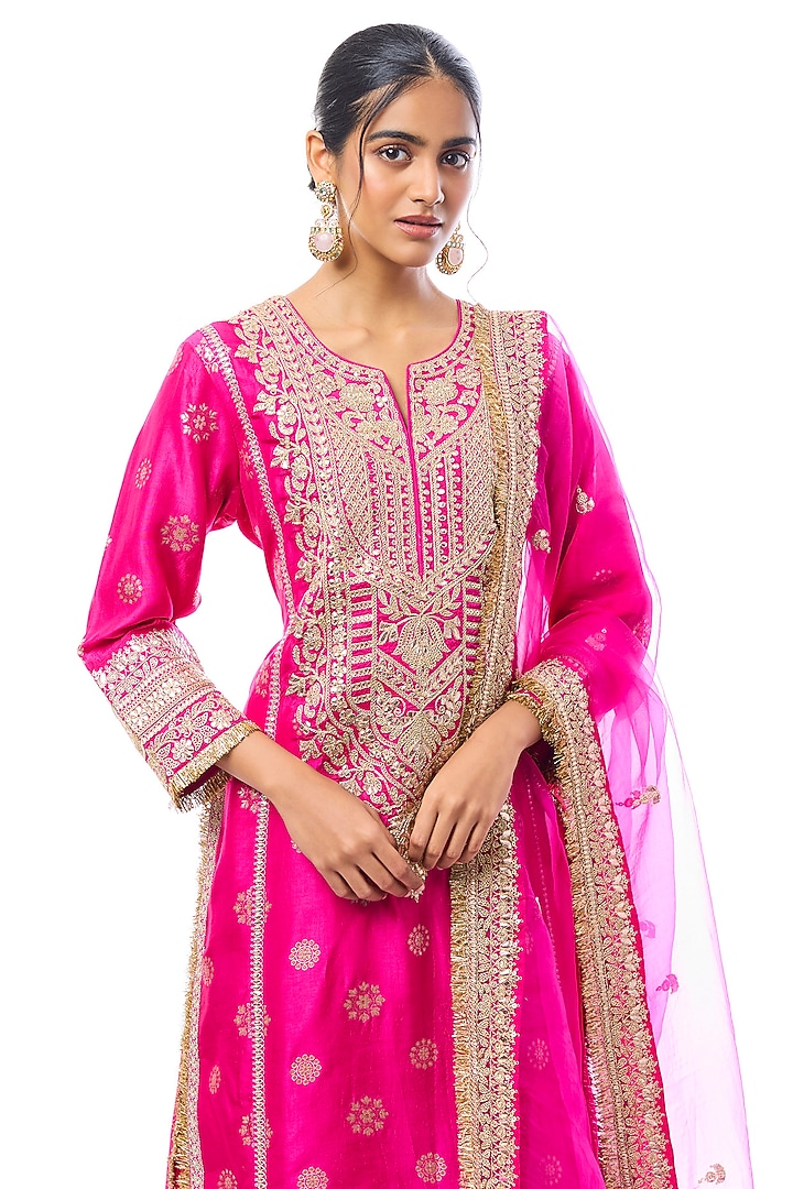 Rani Pink Tussar Embellished Kurta Set by GOPI VAID at Pernia's Pop Up Shop