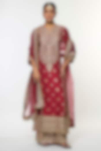 Red Tussar Motif Embroidered Kurta Set by GOPI VAID at Pernia's Pop Up Shop
