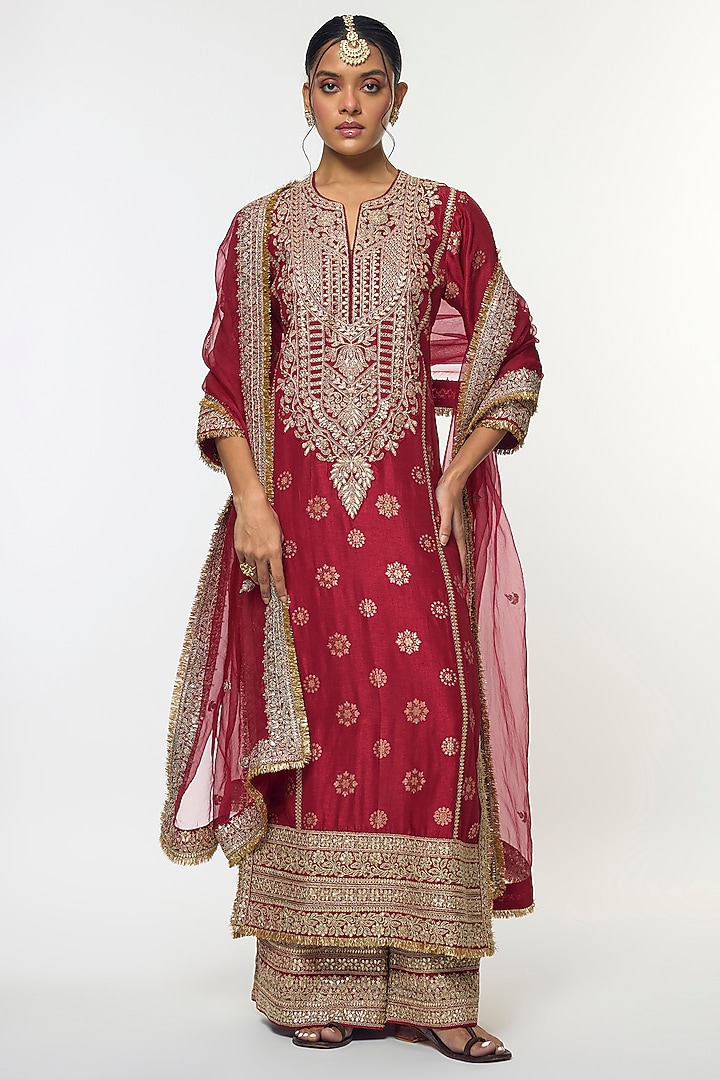 Red Tussar Motif Embroidered Kurta Set by GOPI VAID at Pernia's Pop Up Shop
