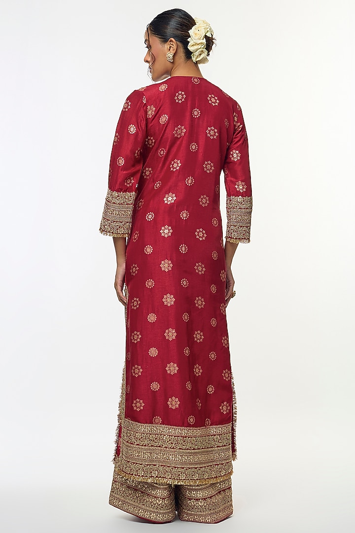 Red Tussar Motif Embroidered Kurta Set by GOPI VAID at Pernia's Pop Up Shop