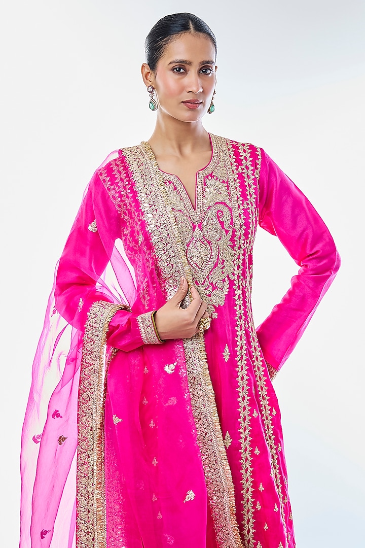 Pink Tussar Embroidered Kurta Set by GOPI VAID at Pernia's Pop Up Shop