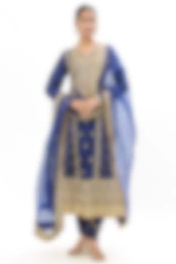 Navy Tussar Motif Embroidered Kurta Set by GOPI VAID at Pernia's Pop Up Shop