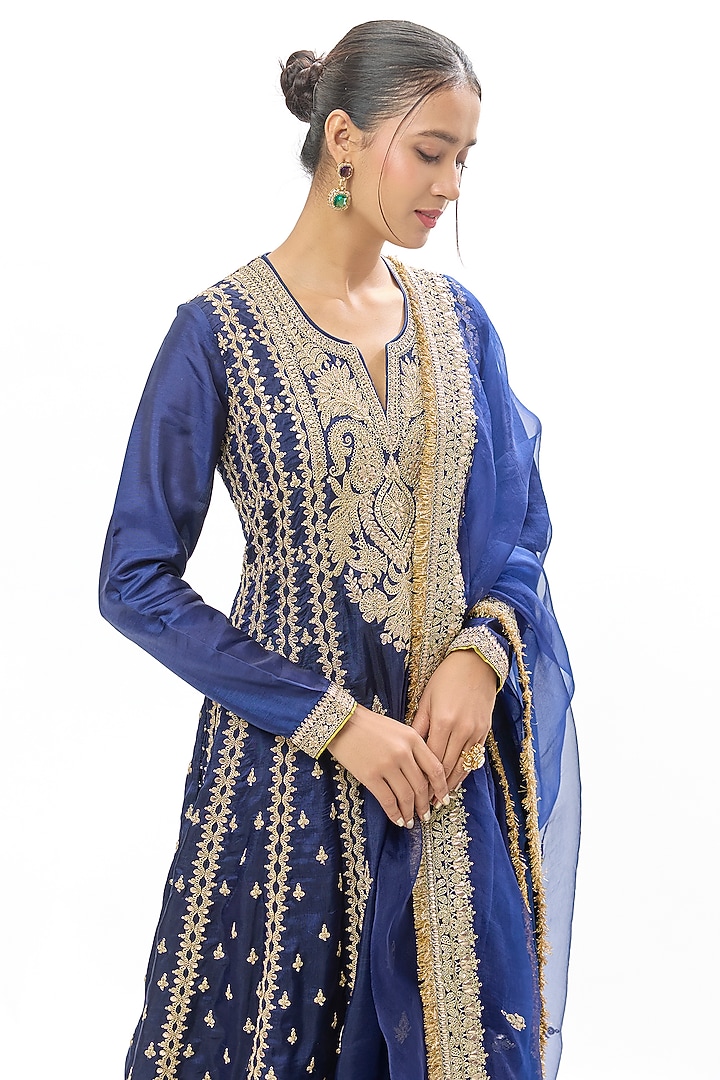 Navy Tussar Motif Embroidered Kurta Set by GOPI VAID at Pernia's Pop Up Shop