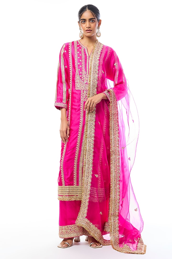 Rani Pink Tussar Embellished Straight Kurta Set by GOPI VAID at Pernia's Pop Up Shop