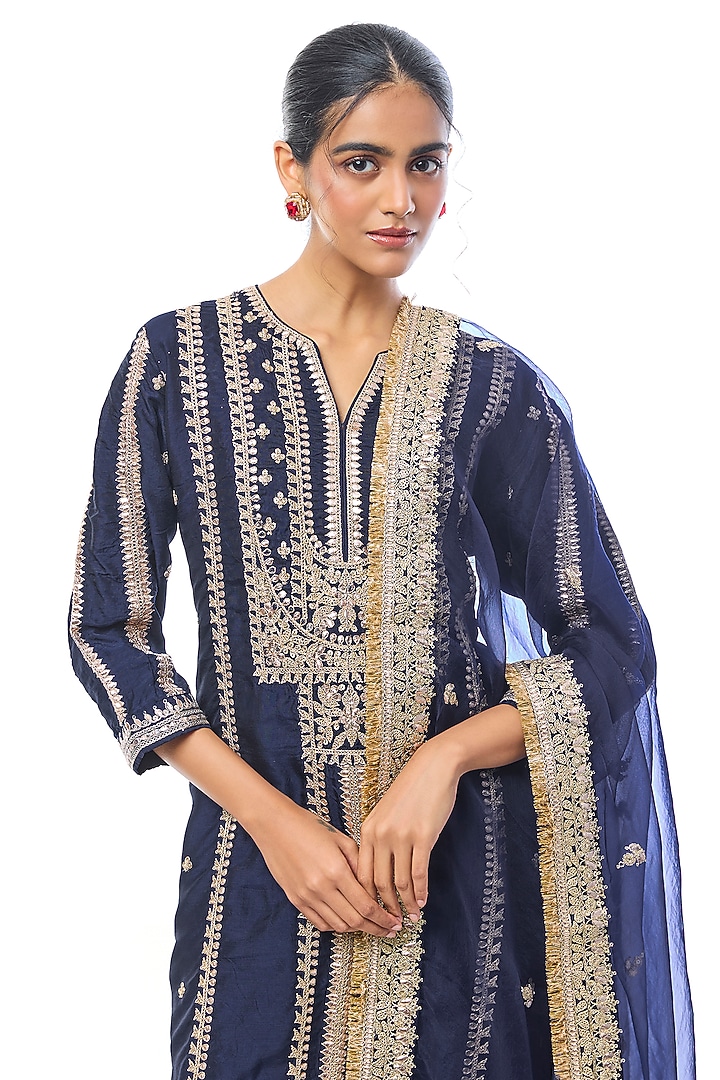 Navy Blue Tussar Embellished Straight Kurta Set by GOPI VAID at Pernia's Pop Up Shop