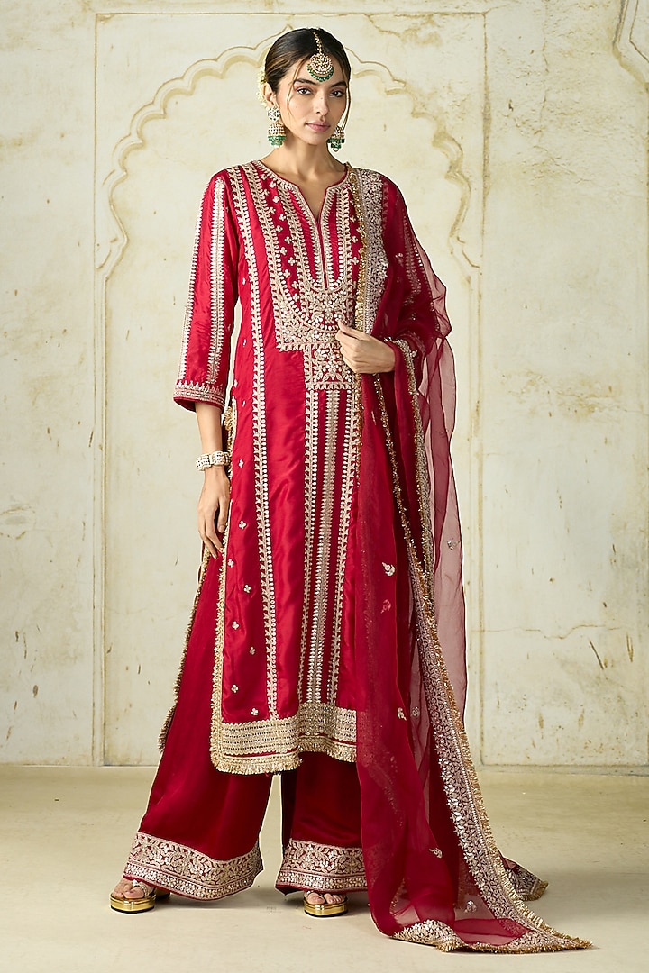 Red Tussar Embroidered Straight Kurta Set by GOPI VAID at Pernia's Pop Up Shop