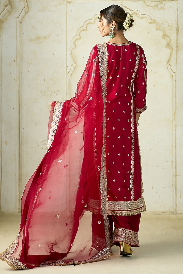 Red Tussar Embroidered Straight Kurta Set by GOPI VAID at Pernia's Pop Up Shop
