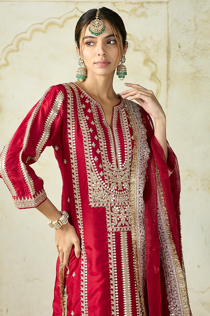 Red Tussar Embroidered Straight Kurta Set by GOPI VAID at Pernia's Pop Up Shop
