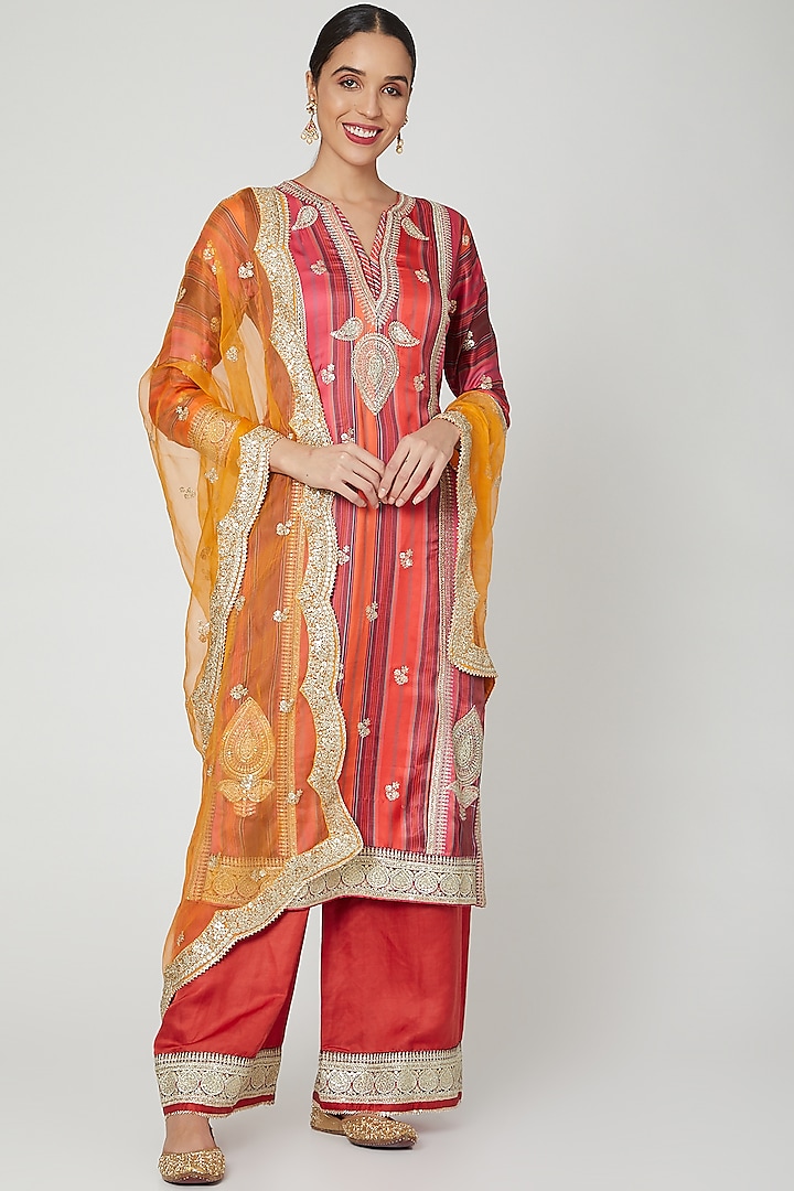 Red Embroidered Kurta Set by GOPI VAID