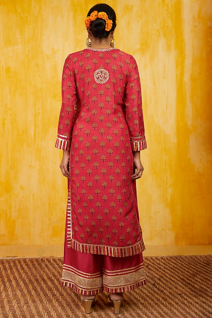 Red Gota Embellished Kurta Set by GOPI VAID at Pernia's Pop Up Shop