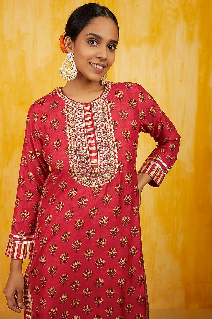 Red Gota Embellished Kurta Set by GOPI VAID at Pernia's Pop Up Shop