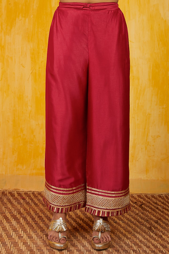 Red Gota Embellished Kurta Set by GOPI VAID at Pernia's Pop Up Shop