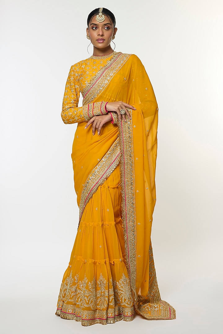 Yellow Georgette Embroidered Pleated Reception Saree Set by GOPI VAID at Pernia's Pop Up Shop