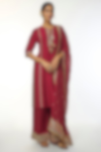 Red Tussar Embroidered Straight-Cut Kurta Set by GOPI VAID at Pernia's Pop Up Shop