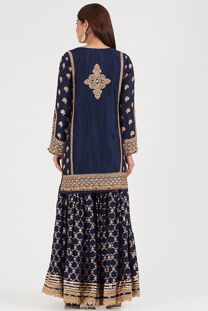 Dark Blue Embroidered Kurta Set by GOPI VAID at Pernia's Pop Up Shop