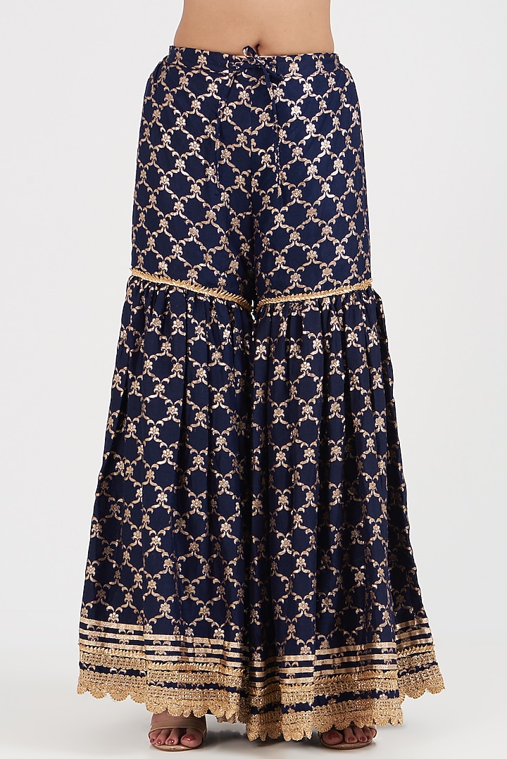 Dark Blue Embroidered Kurta Set by GOPI VAID at Pernia's Pop Up Shop
