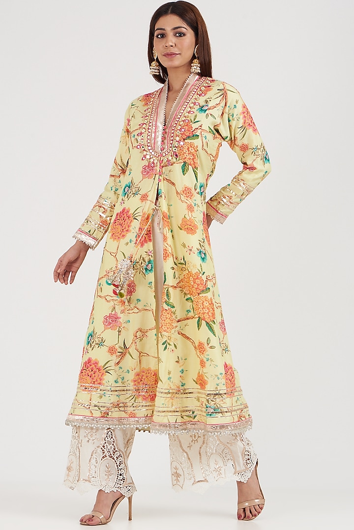 Yellow Printed Kurta Set by GOPI VAID