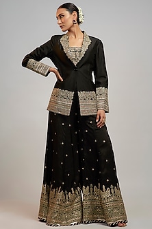 product-color-Black