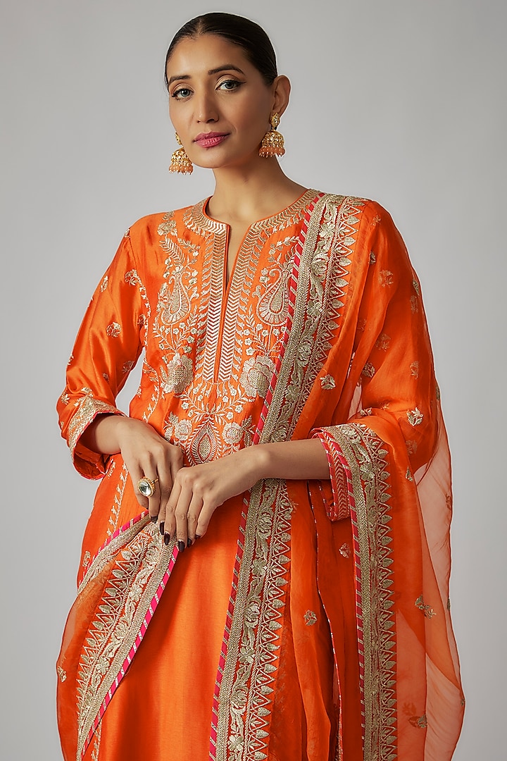 Orange Tussar Leaf Motif Embroidered Kurta Set by Gopi Vaid at Pernia's Pop Up Shop