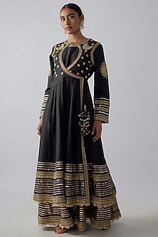 product-color-Black