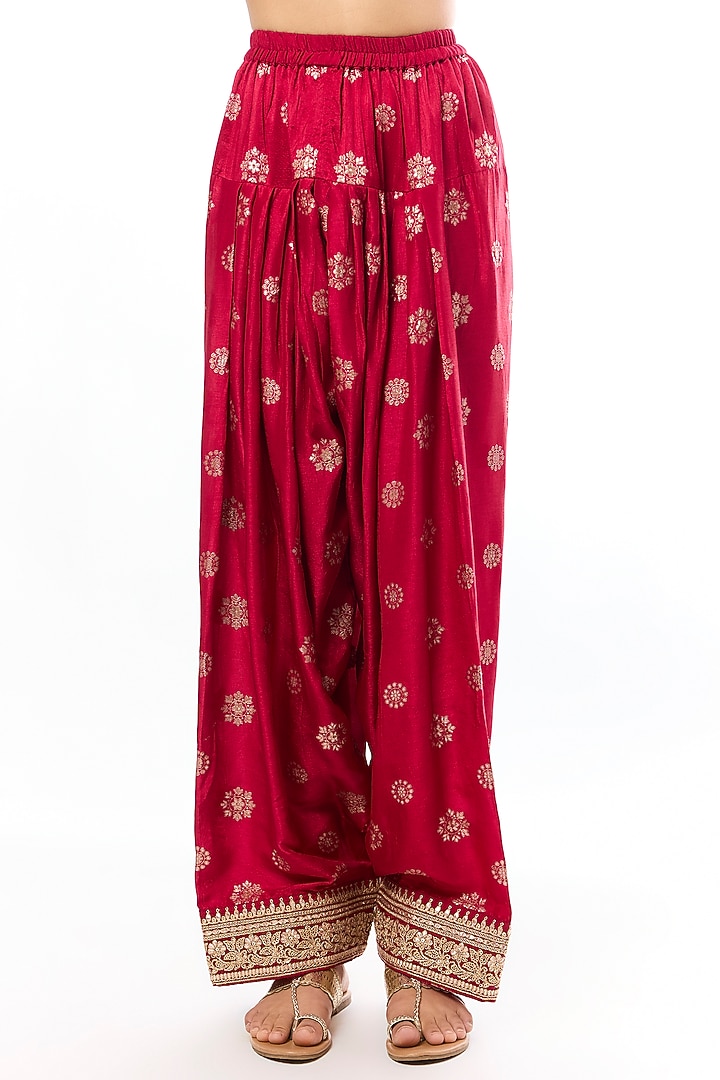 Red Tussar Motif Embroidered Asymmetrical Kurta Set by GOPI VAID at Pernia's Pop Up Shop