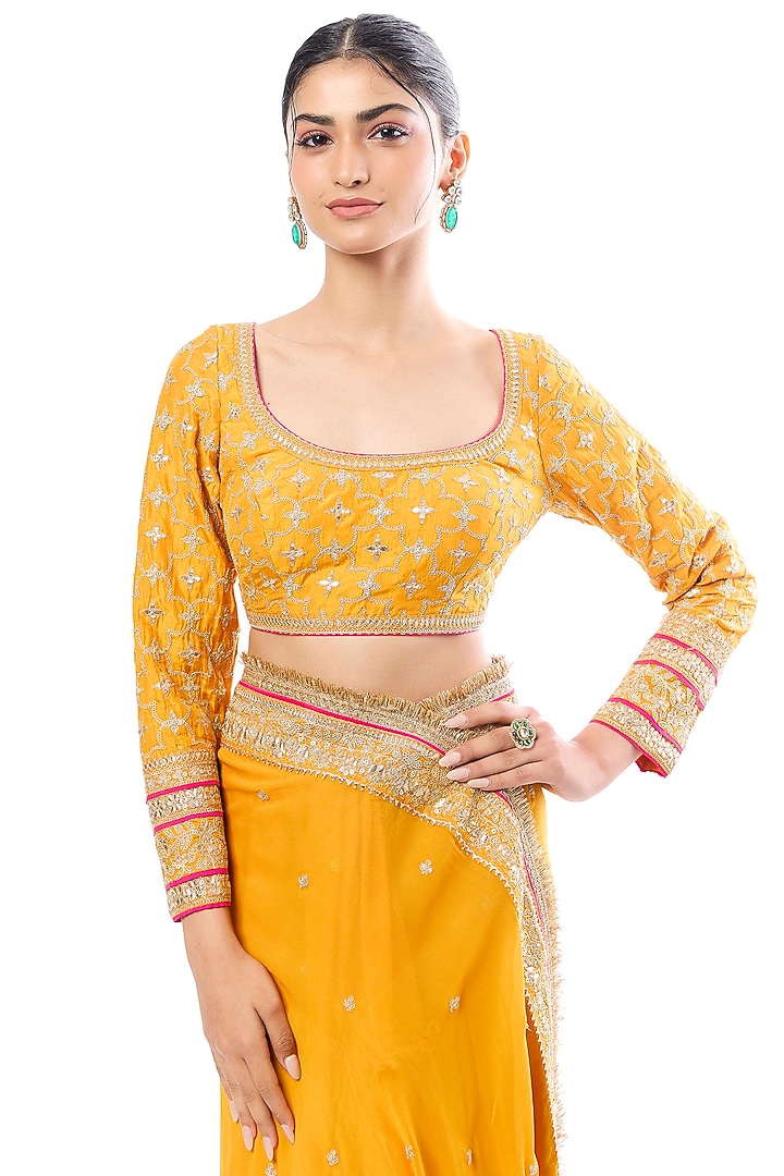 Yellow Georgette Embroidered Reception Saree Set by GOPI VAID at Pernia's Pop Up Shop