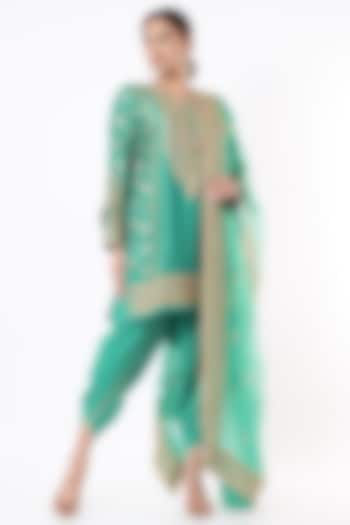 Turquoise Embellished Kurta Set by GOPI VAID at Pernia's Pop Up Shop