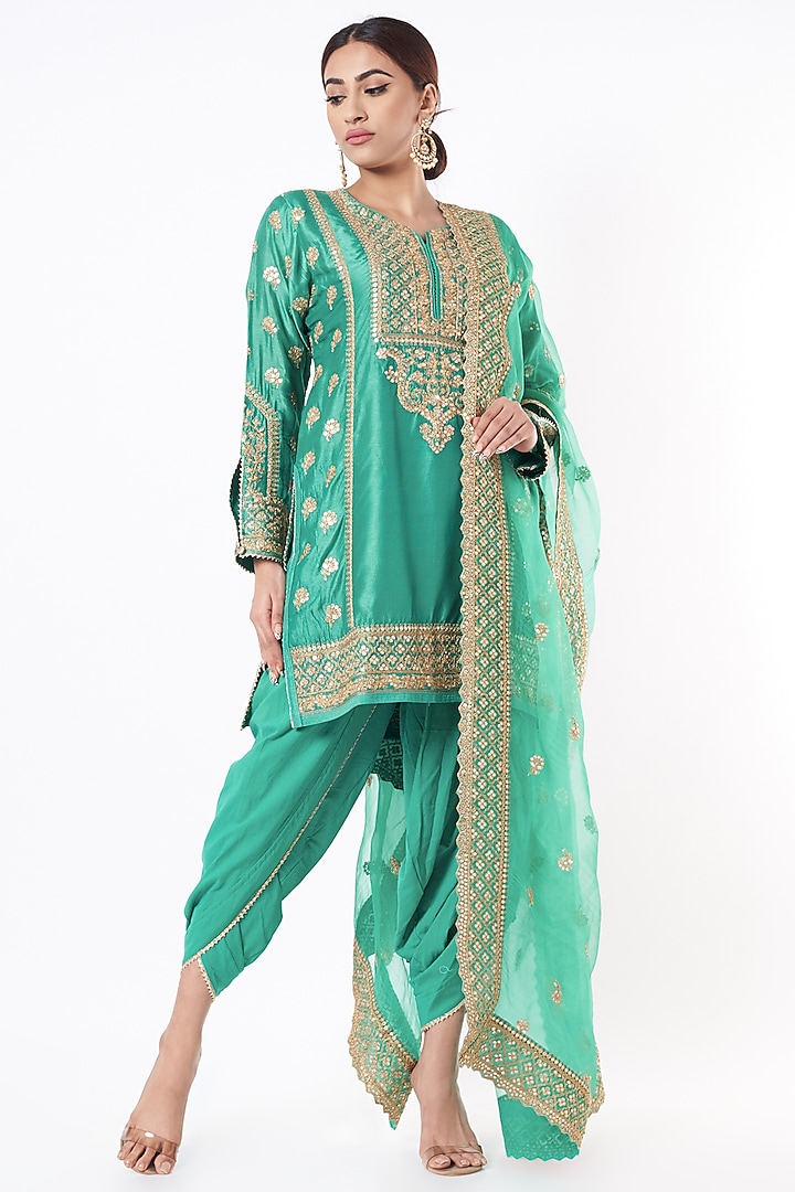 Turquoise Embellished Kurta Set by GOPI VAID at Pernia's Pop Up Shop