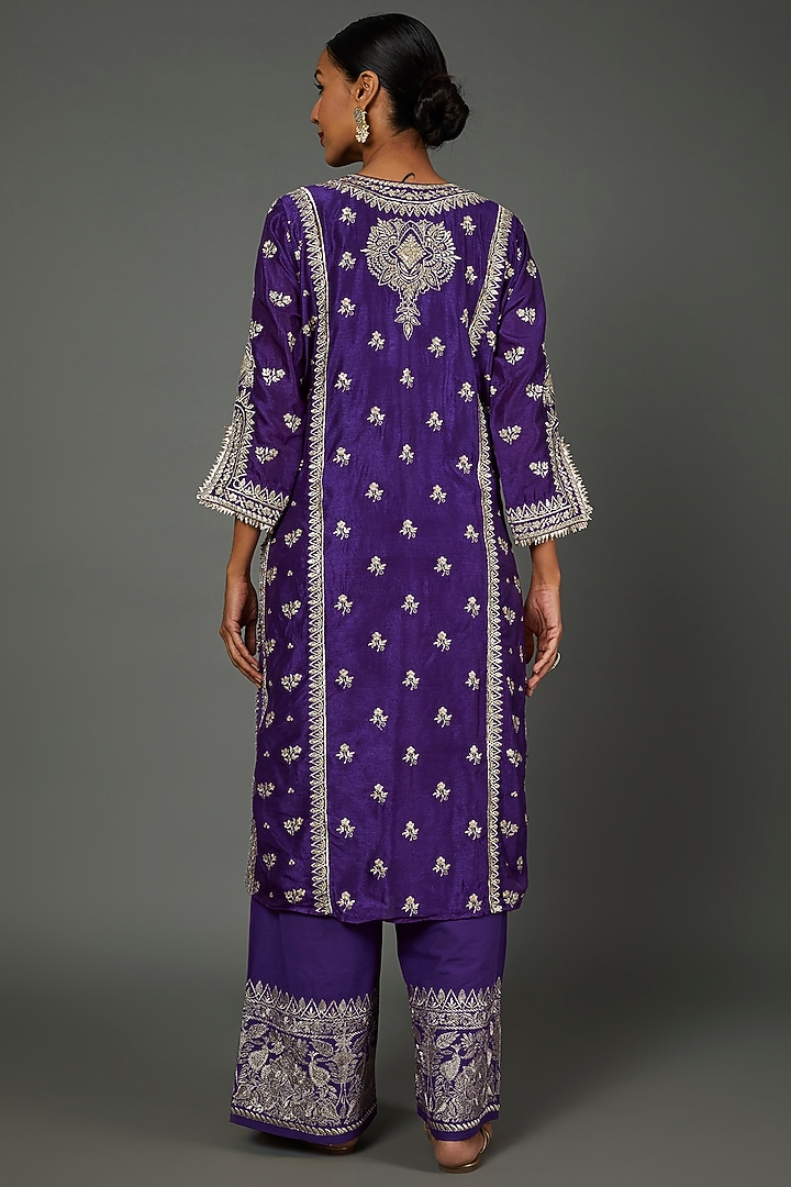 Purple Embroidered Kurta Set by GOPI VAID at Pernia's Pop Up Shop