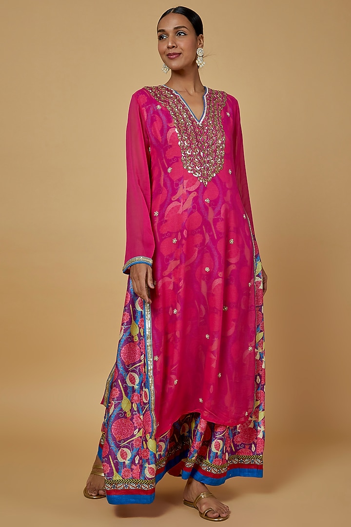 Pink Floral Printed Kurta by GOPI VAID at Pernia's Pop Up Shop