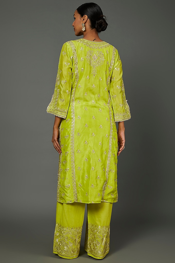 Green Embroidered Kurta Set by GOPI VAID at Pernia's Pop Up Shop