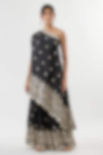 Black Tussar Mirror Embroidered Asymmetric Kurta Set by Gopi Vaid at Pernia's Pop Up Shop