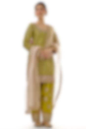 Green Tussar Embroidered Kurta Set by GOPI VAID at Pernia's Pop Up Shop