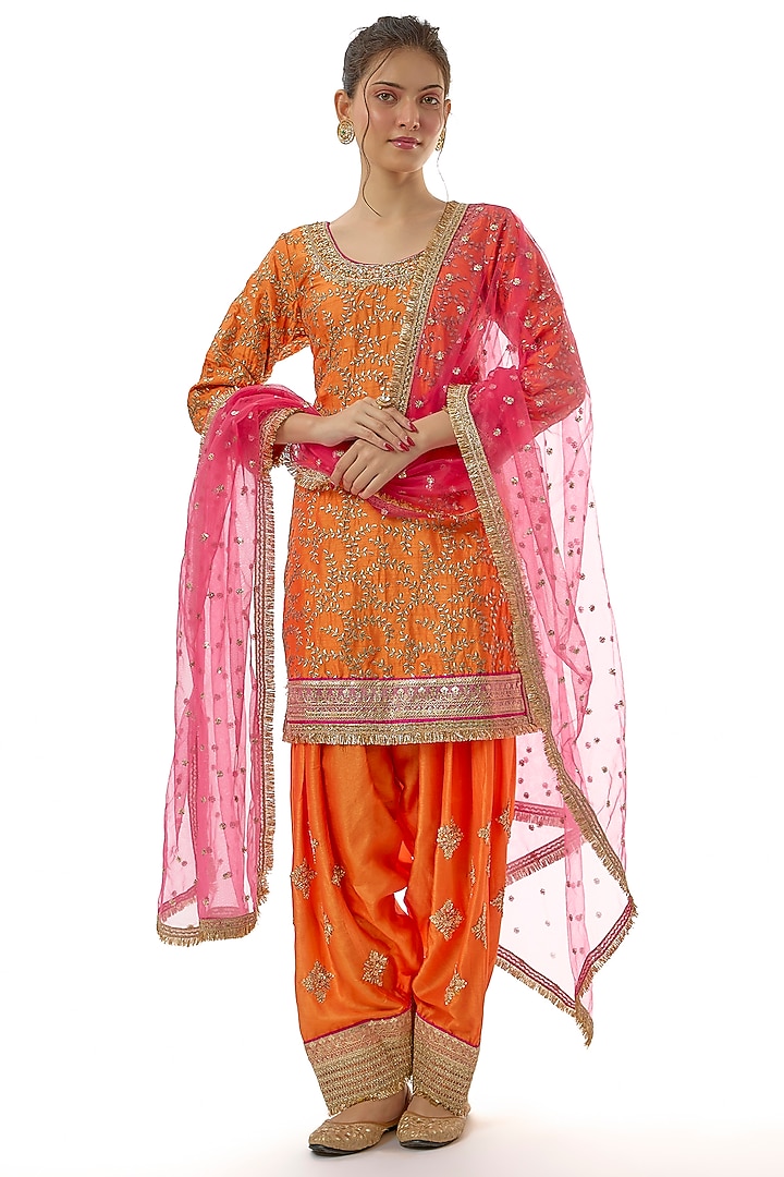 Orange Tussar Embroidered Kurta Set by GOPI VAID at Pernia's Pop Up Shop