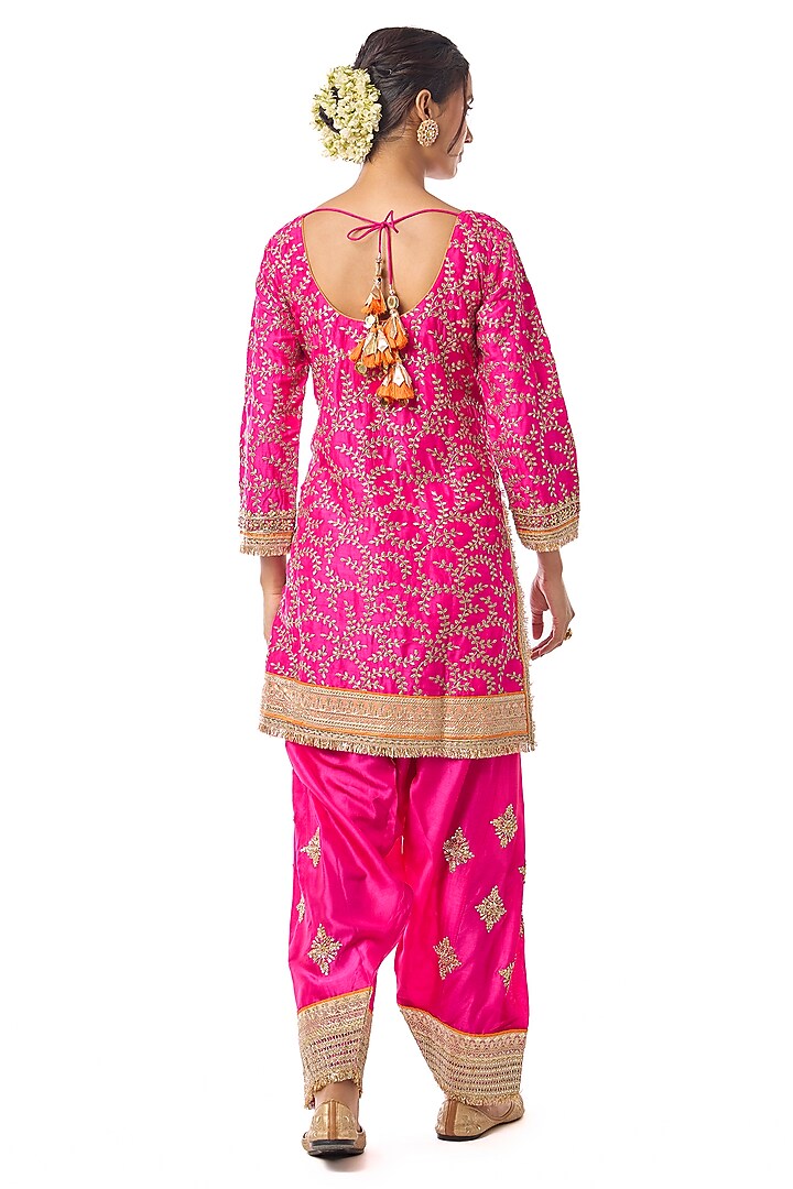 Pink Tussar Hand Embroidered Kurta Set by GOPI VAID at Pernia's Pop Up Shop
