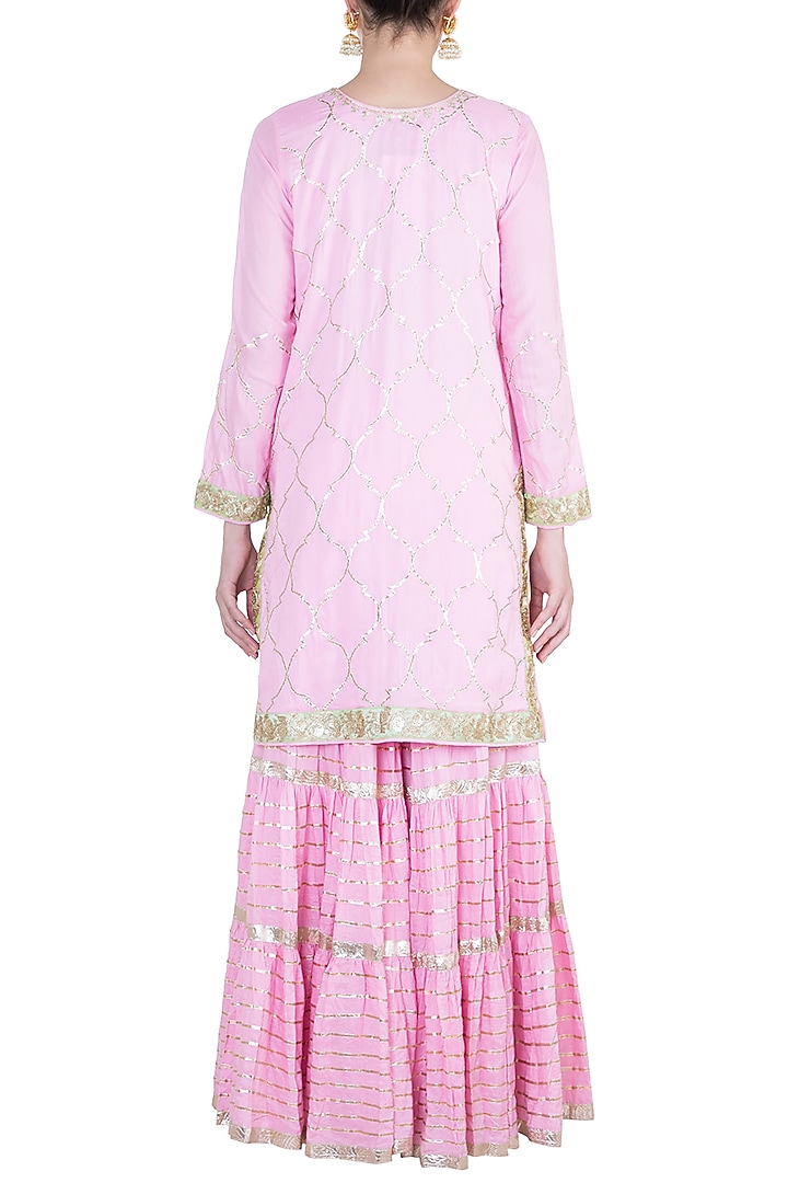 Pink Embroidered Crinkled Gharara Set by GOPI VAID at Pernia's Pop Up Shop