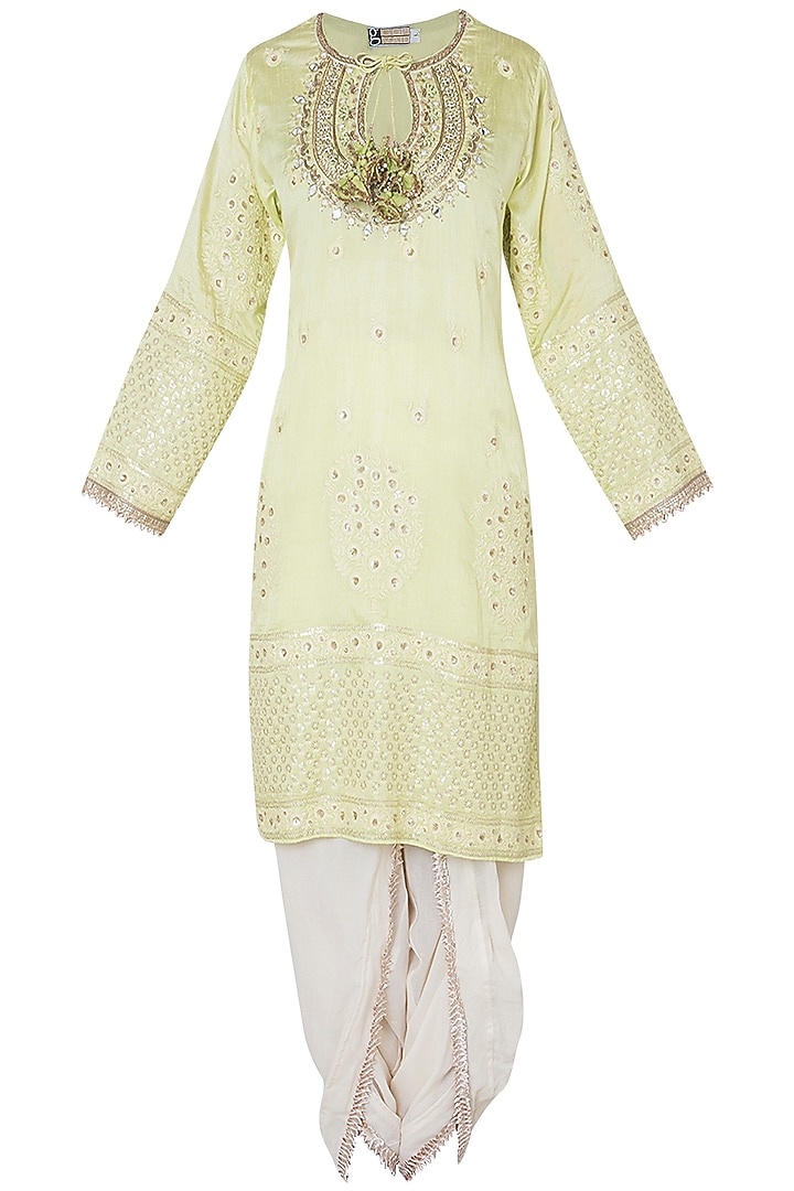 Green embroidered kurta set available only at Pernia's Pop Up Shop.