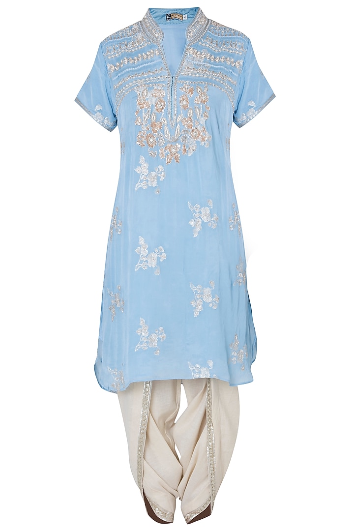 Powder blue embroidered kurta set by GOPI VAID