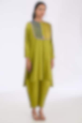 Pickle Green Giza Cotton Straight Tunic Set by GRAINE at Pernia's Pop Up Shop