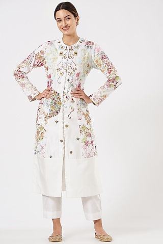 White Chanderi Embroidered Kurta Set by Garo