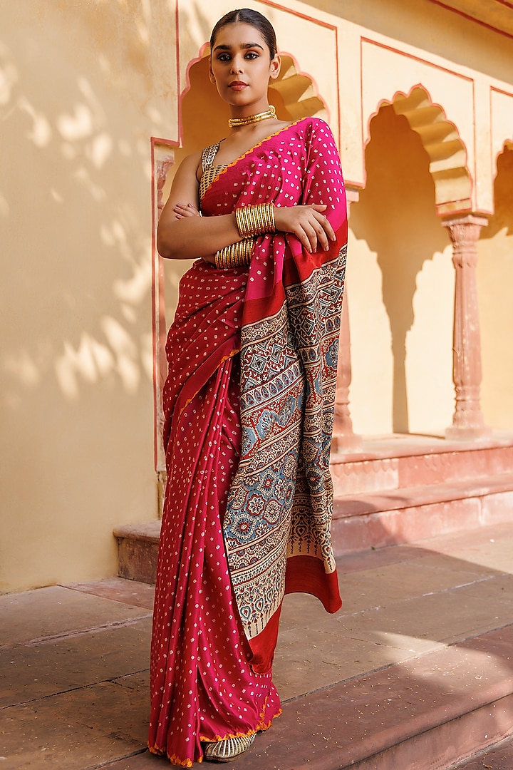 Magenta Pink Gajji Silk Hand Block Printed Bandhani Saree Set by Geroo Jaipur at Pernia's Pop Up Shop