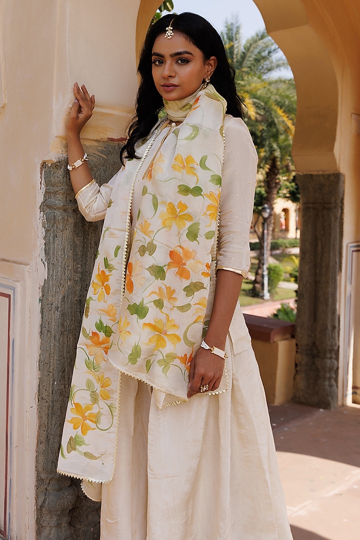 Golden Chanderi Crinkled Gharara Set by Geroo Jaipur at Pernia's Pop Up Shop