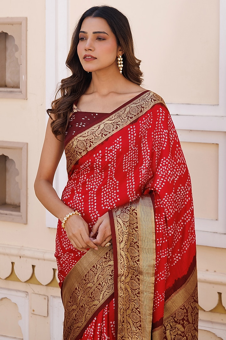 Red Gajji Silk Zari Wedding Saree Set by Geroo Jaipur at Pernia's Pop Up Shop