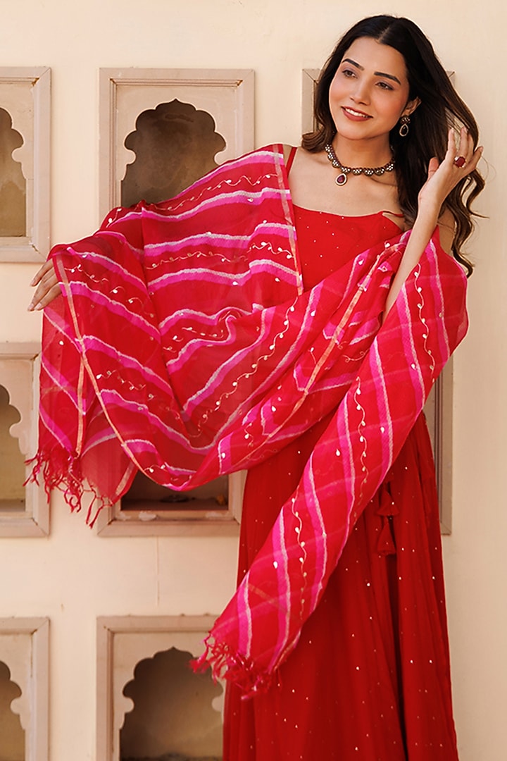 Red Chiffon Wedding Lehenga Set by Geroo Jaipur at Pernia's Pop Up Shop